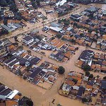 Ajuda às Vítimas das Enchentes 