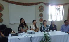 Compuseram a mesa de abertura do curso (da esquerda à direita): Tereza Assis; Lidian Navarro; Maria das Graças Monte; Ana Cecília Cansanção; Prisciliana Leite e José Sival.